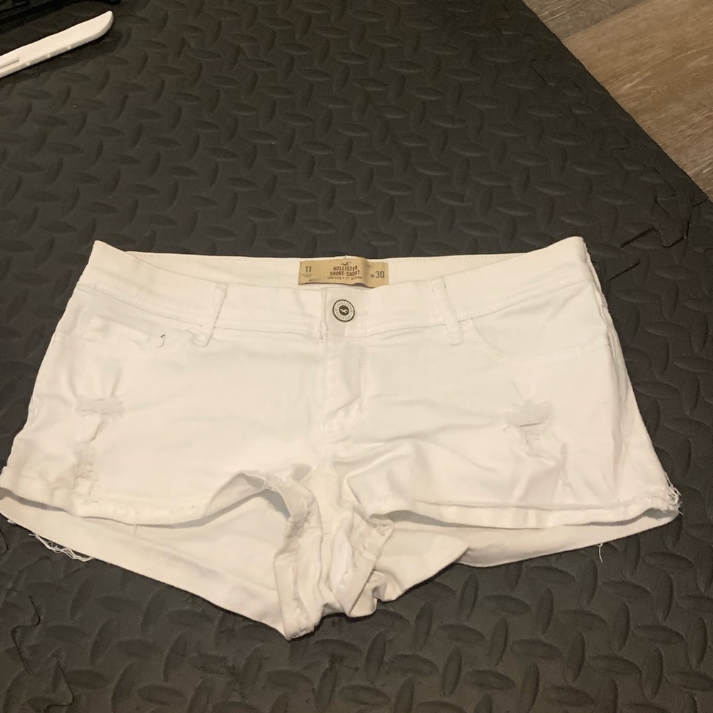 White stretchy Jean shorty shorts